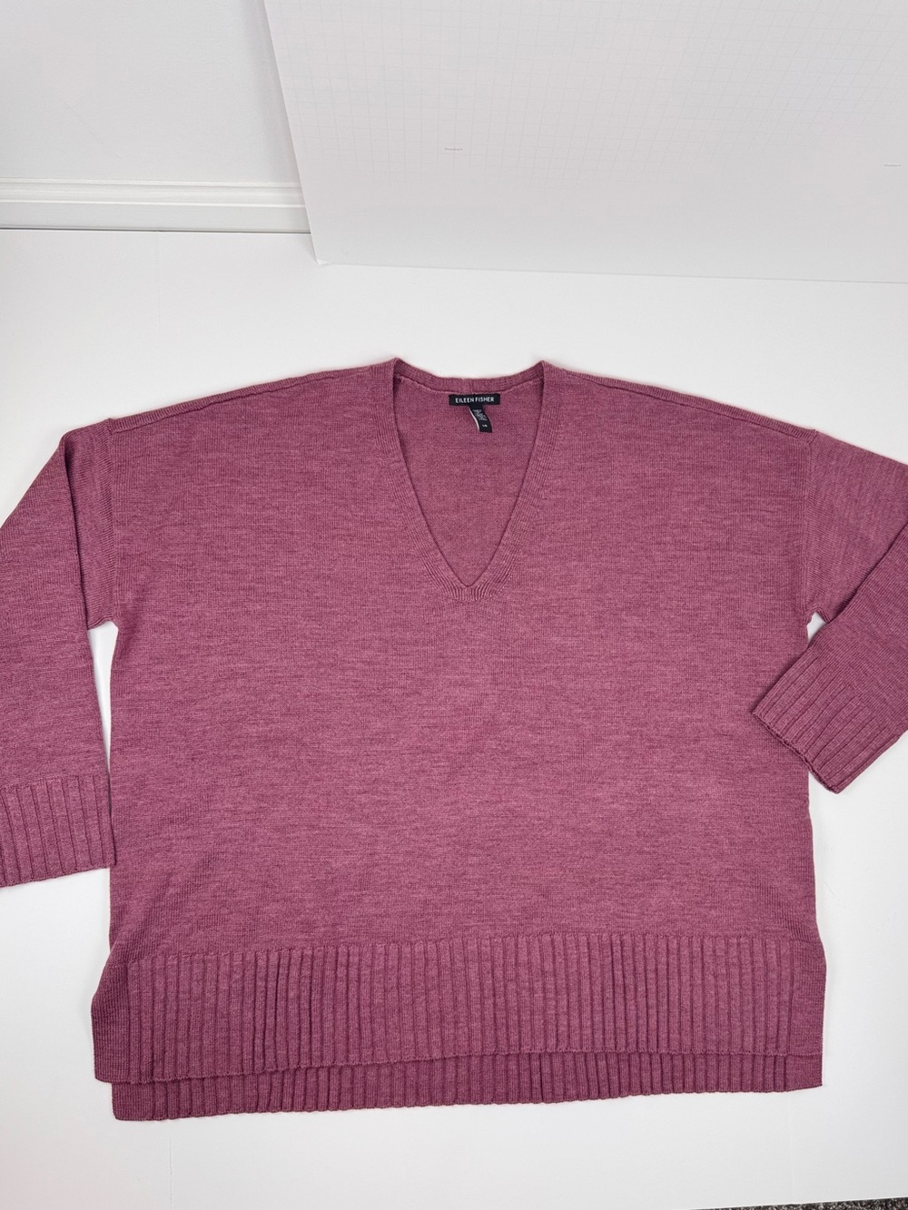 Eileen Fisher 100% Extra Fine Merino Wool Mauve V-Neck Sweater